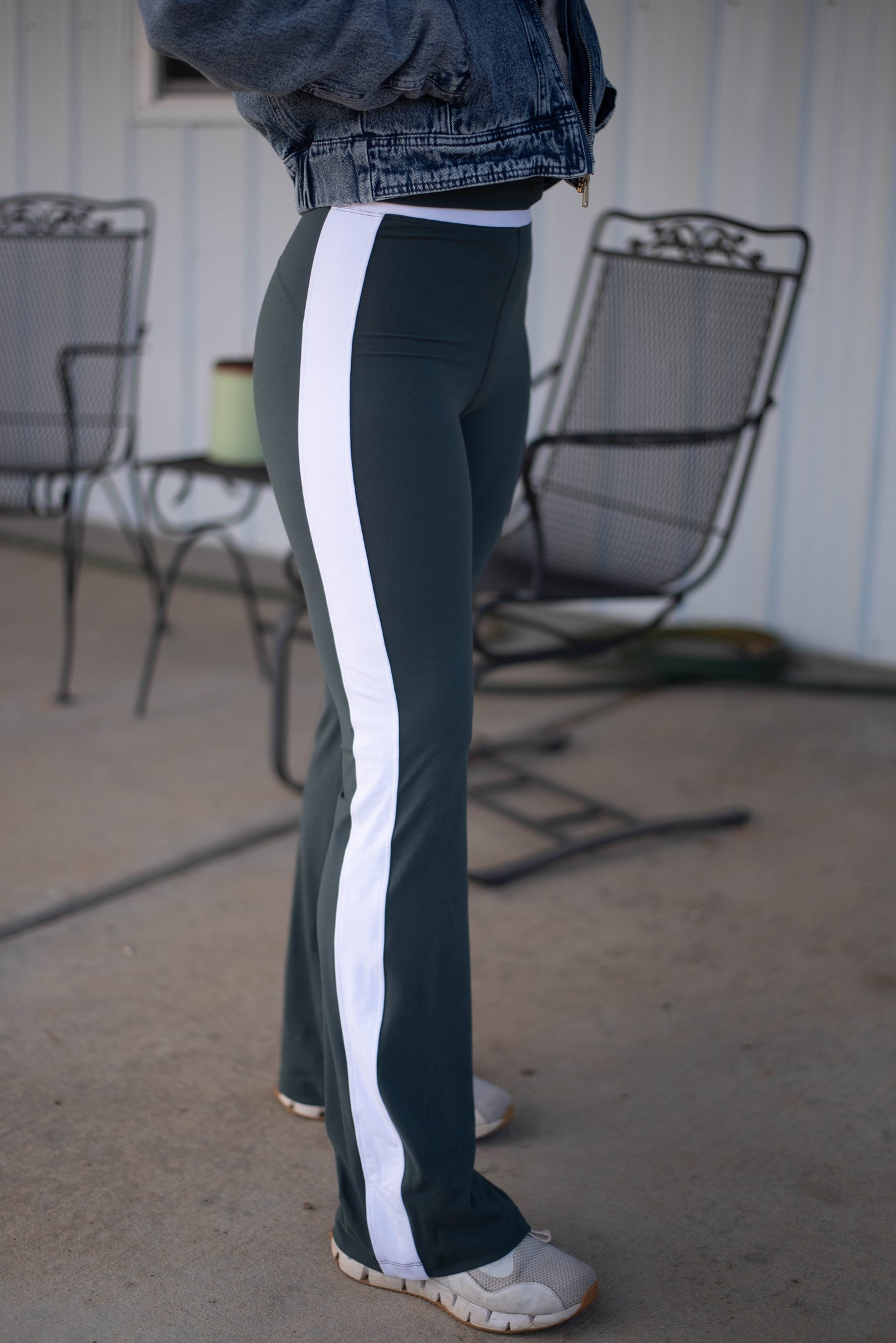The Flow Flare Legging